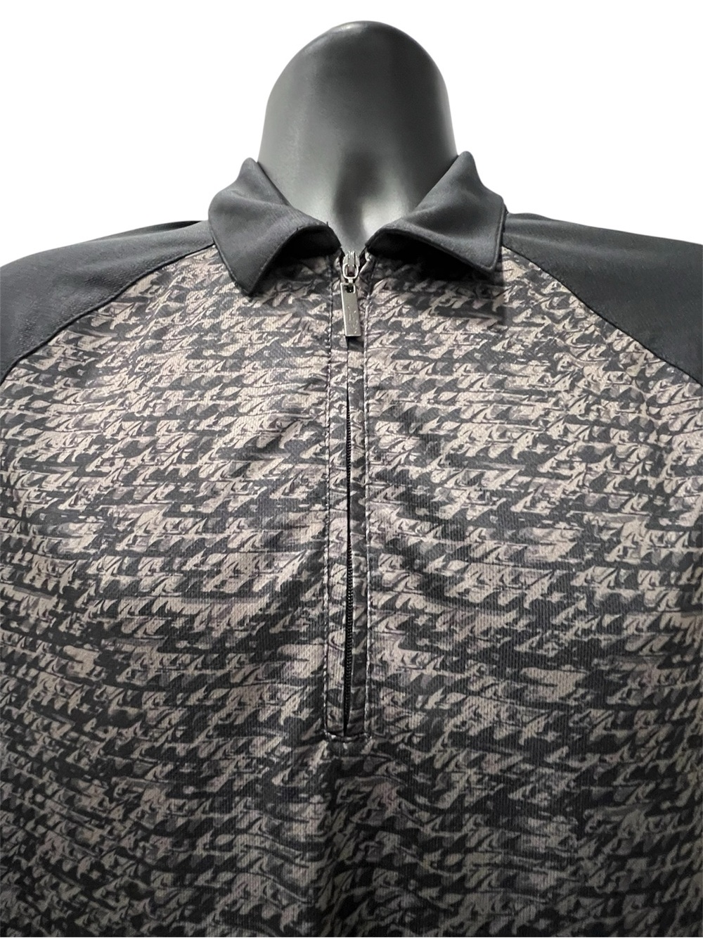 Greg Norman Collection Men's Short Sleeve Quarter-Zip Polo - Black & Gray Print - Picture 3 of 9